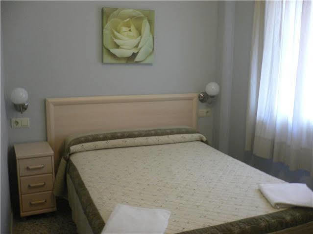 Hostal Badalona Exteriör bild