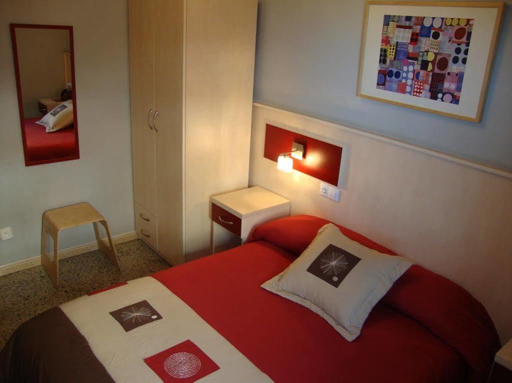 Hostal Badalona Exteriör bild