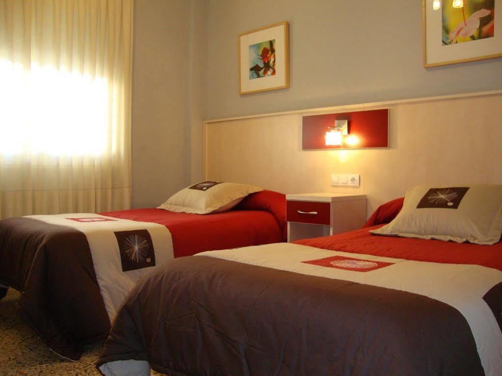Hostal Badalona Exteriör bild