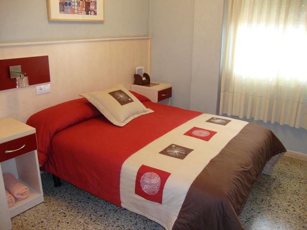 Hostal Badalona Exteriör bild